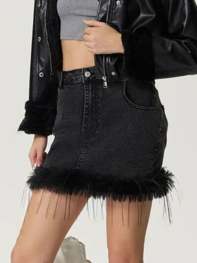 Pocketed black plush hem mini skirt