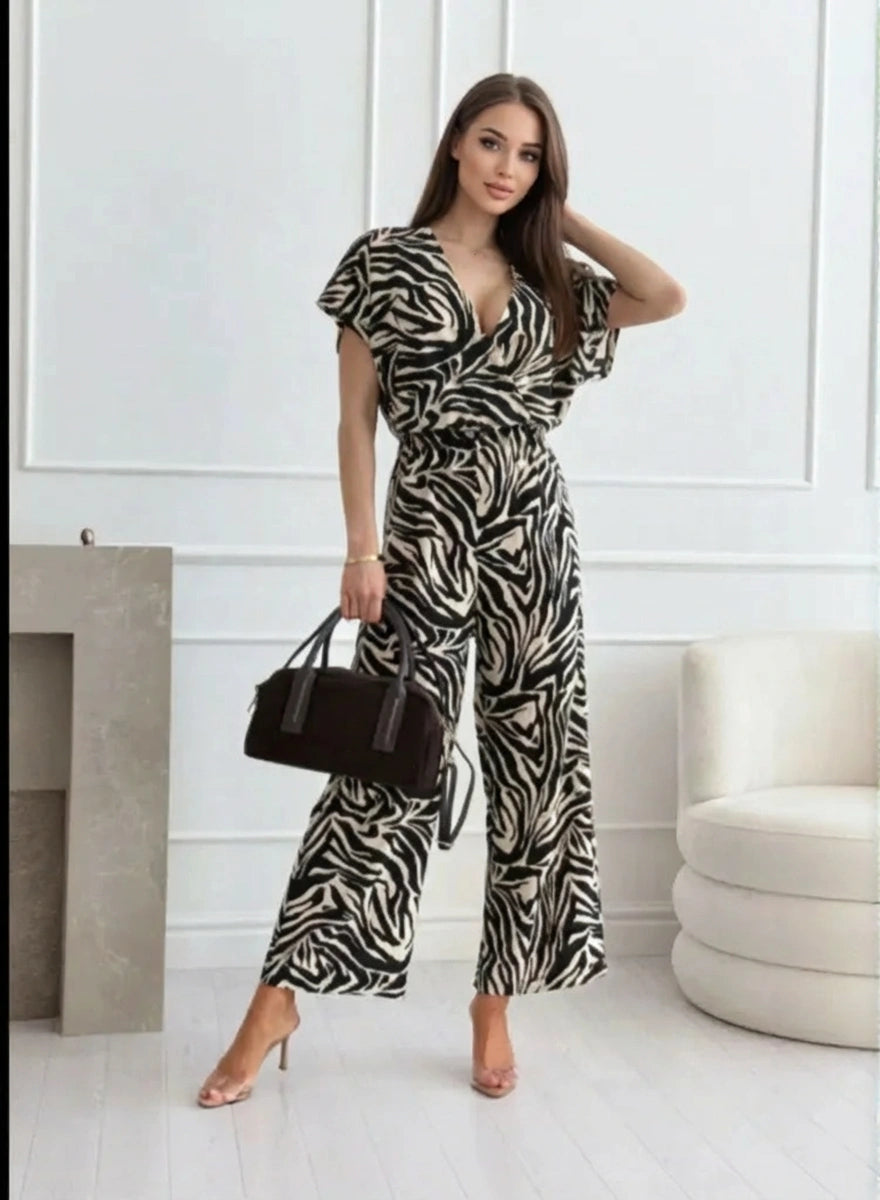 Casual women jumpsuit with wide leg fit