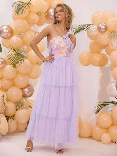 Chic embroidered evening gown in pink purple