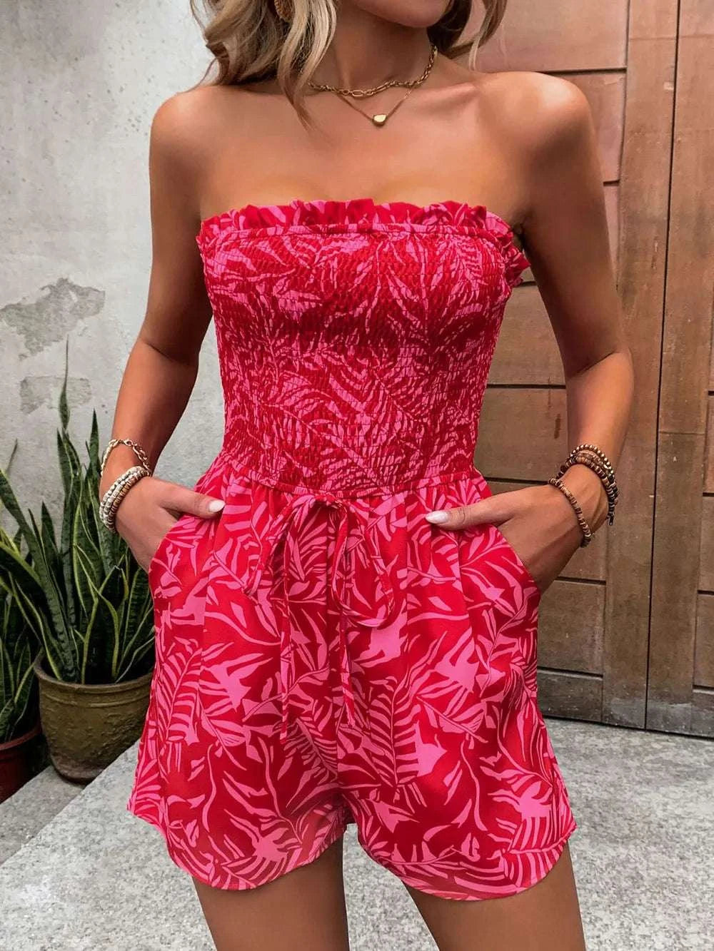 Women vacation outfit wearing printed tube romper