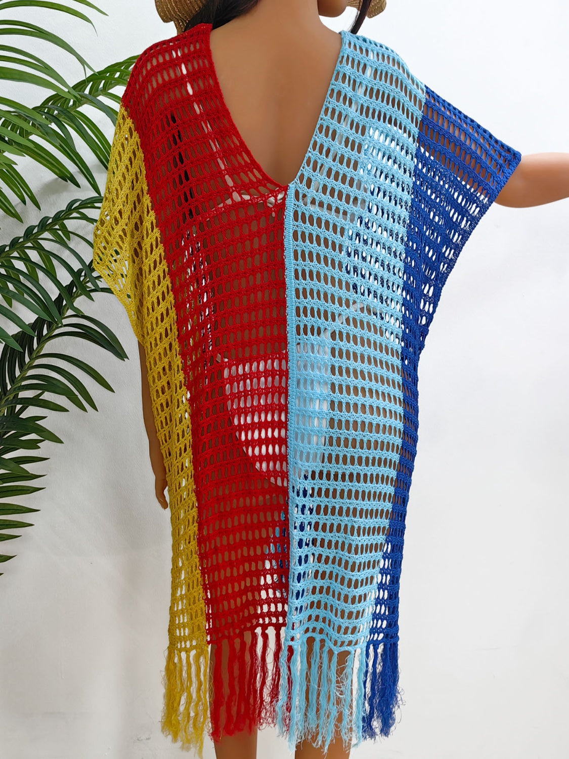 Poolside outfit idea women fringe cover up