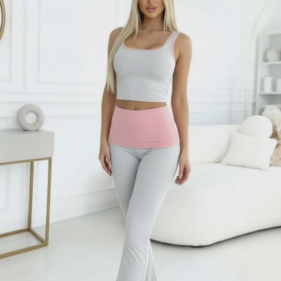 Two piece active set for women with contrast trim