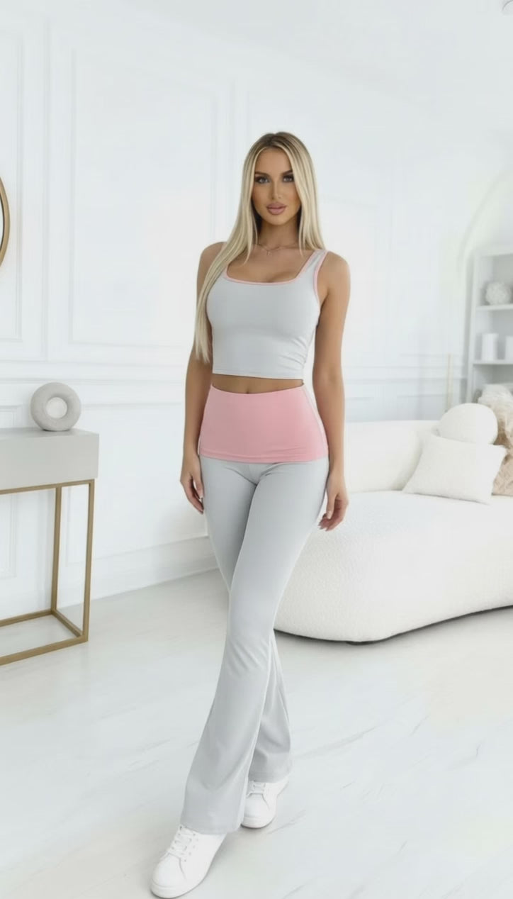 Two piece active set for women with contrast trim